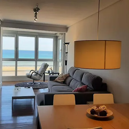Egona - Baneru 3 Vivienda En 1 Linea De Playa Centro Ciudad Apartment Zarautz Exterior photo